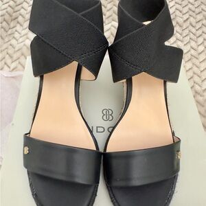 Bandolino black fabric wedge sandal size 6.